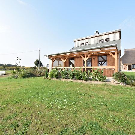 Enchanting Holiday Home By The Lake In Ruehn Ruhn Luaran gambar