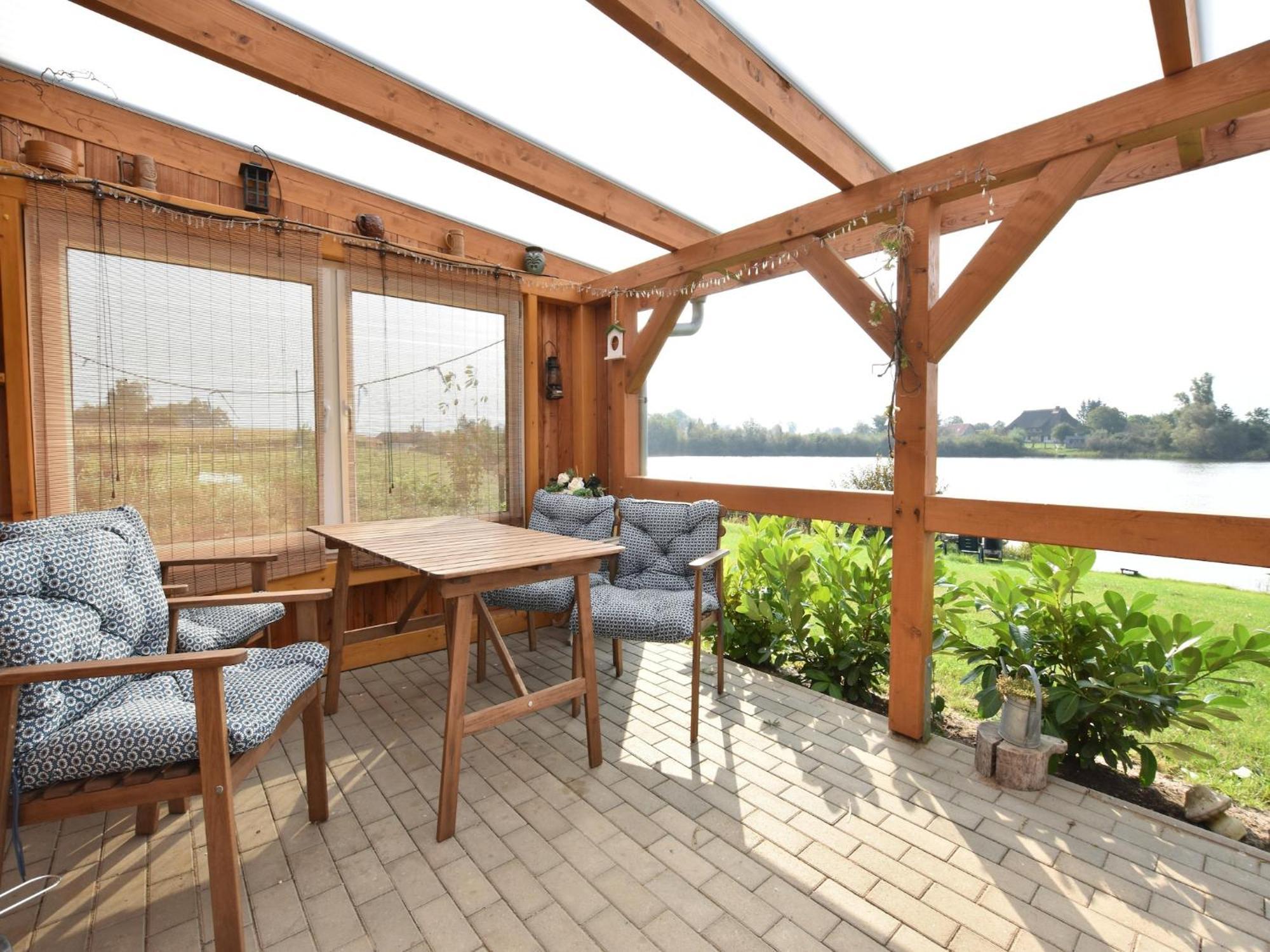 Enchanting Holiday Home By The Lake In Ruehn Ruhn Luaran gambar